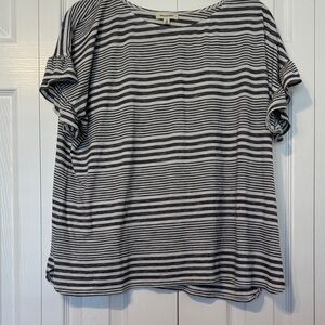 Max Studio women’s top size 1X. C30